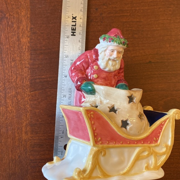 Vintage Traditional Santa with Sleigh Tea Light Candle Holder. Ceramic. - Picture 9 of 9
